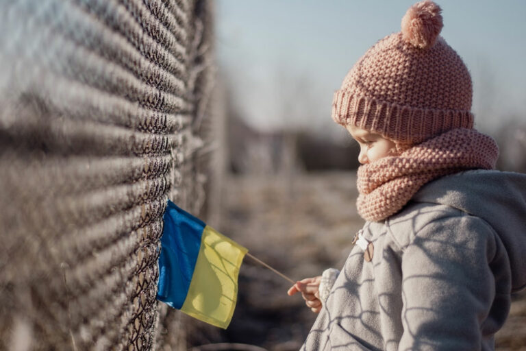 С апреля части украинских семей будут выплачивать помощь по 6 тысяч гривен на каждого ребенка - today.ua
