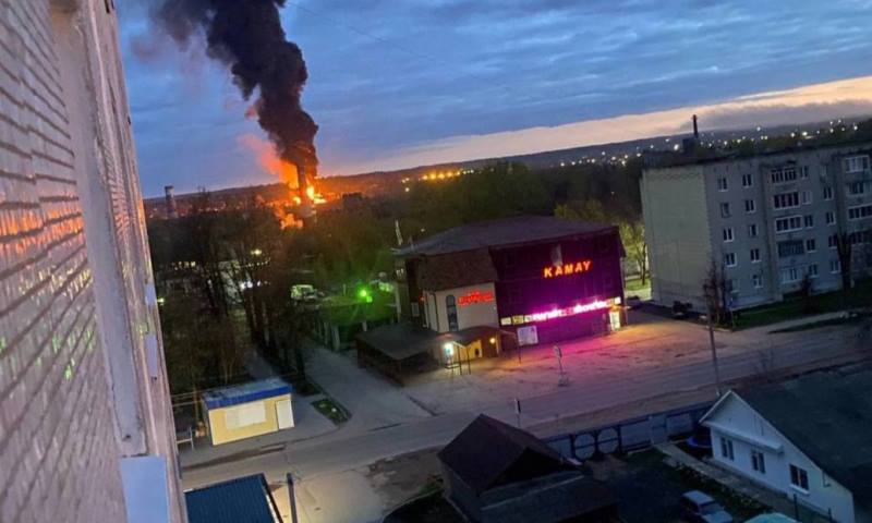 Украинские дроны атаковали еще один НПЗ в России, несмотря на просьбы США