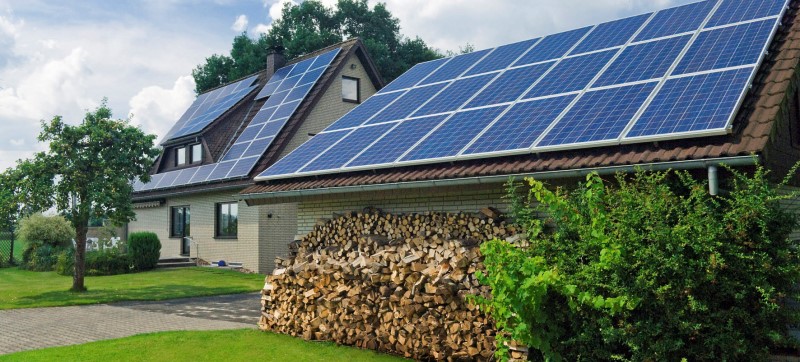 Украинцы смогут получить льготные кредиты для установки дома солнечных панелей 