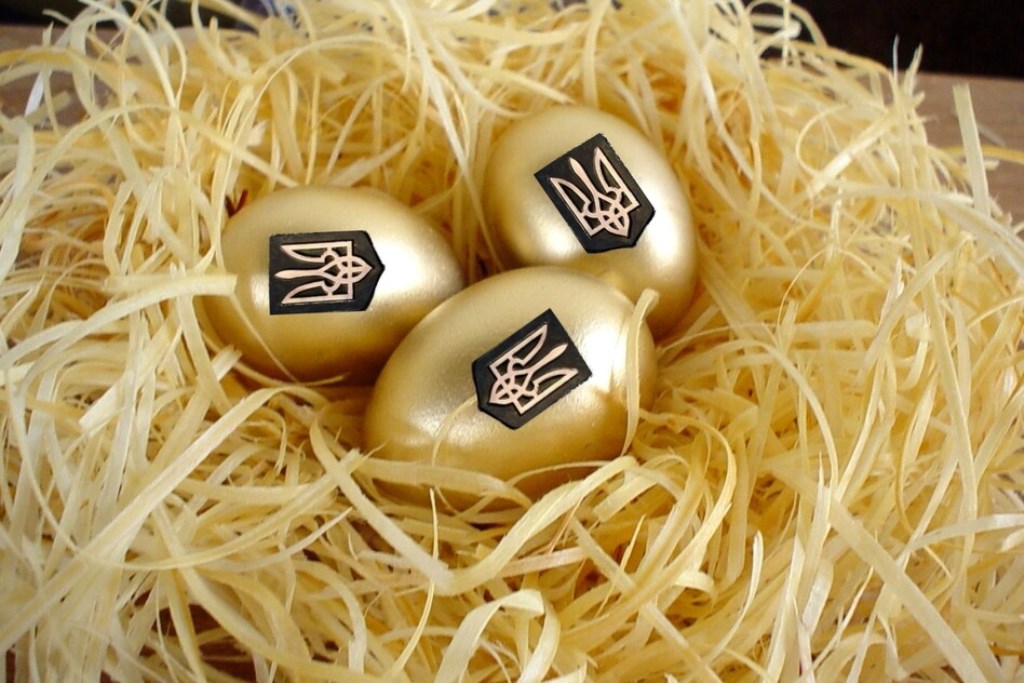 Скандал в Минобороны: поставщице яиц по 17 грн в ВСУ "подарили" пять квартир в центре Киева