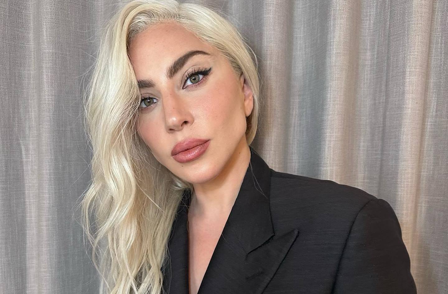 Як після ДТП: Леді Гага здивувала новим образом на червоній доріжці - today.ua