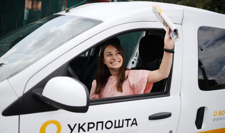 Укрпошта пересадить листонош на новий вид транспорту - today.ua