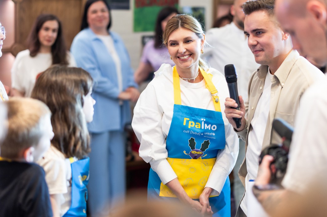 Елена Зеленская с новой прической приняла участие в кулинарном проекте