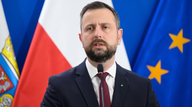 В Польше хотят отменить выплаты некоторым украинским беженцам: кого это коснется