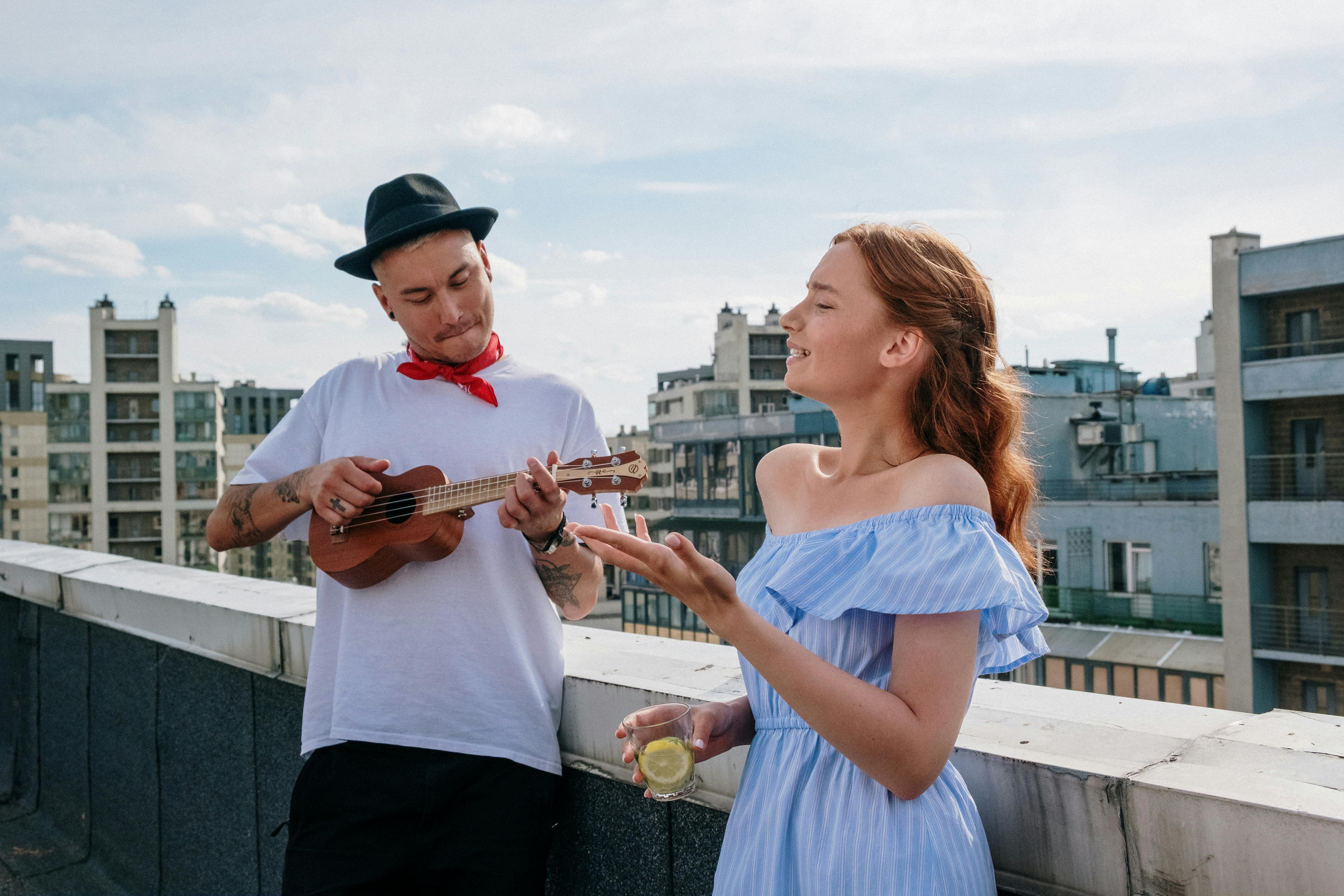 Знаки Зодіаку, які зустрінуть другу половинку влітку: їм пощастить у коханні - today.ua