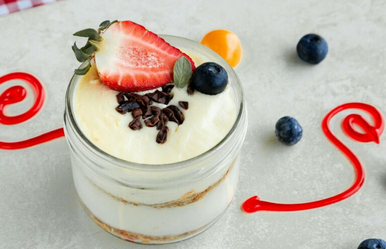 Молочний десерт без випічки та желатину: рецепт ніжного та легкого смаколика - today.ua