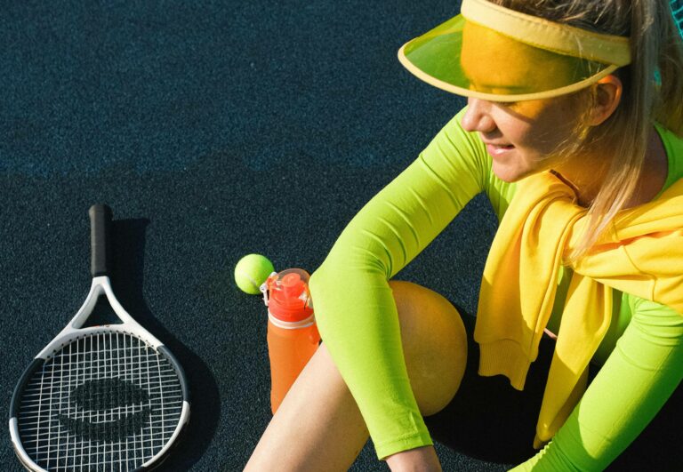 Теннискор – новый модный тренд: как собрать элегантный образ в спортивном стиле - today.ua