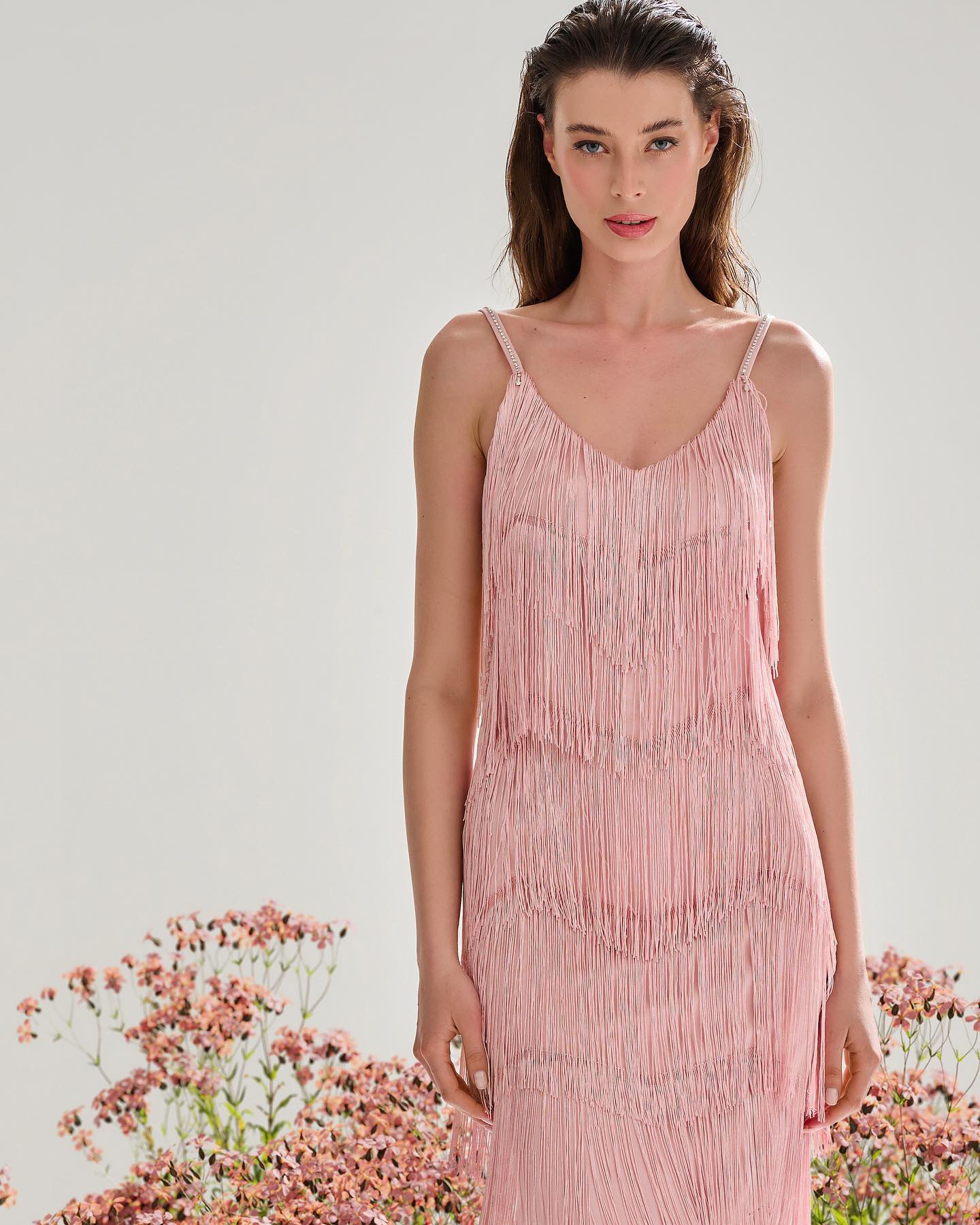 Найтрендовіші відтінки літа: сукню якого кольору варто додати до літнього гардеробу