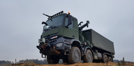 Україна отримала німецькі вантажівки Mercedes Arocs: як вони допоможуть на фронті - today.ua