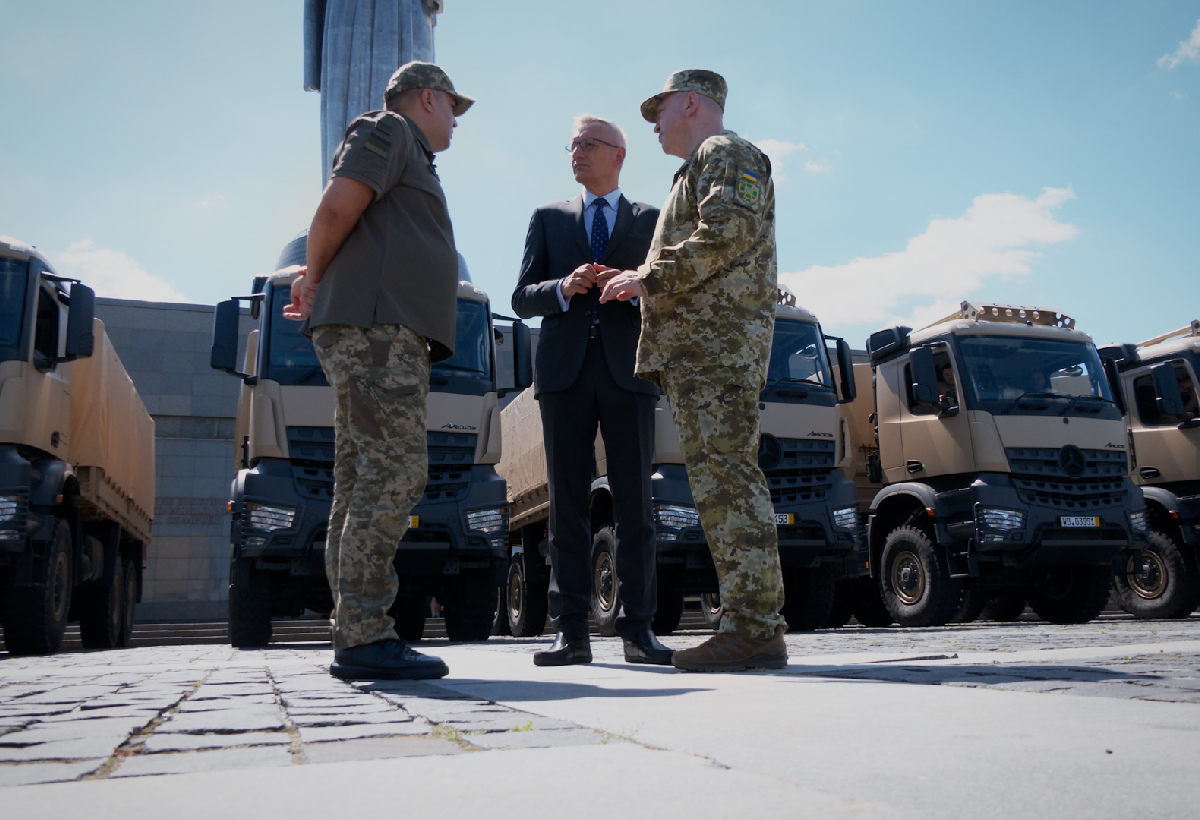 Украина получила немецкие грузовики Mercedes Arocs: как они помогут на фронте