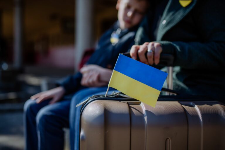 Европейская страна начала тотальную проверку украинских беженцев: придут даже по месту проживания - today.ua