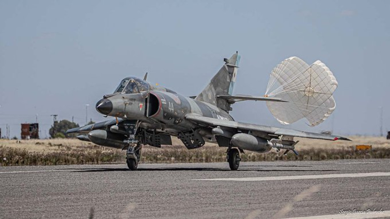 Україна може отримати літаки Super Etendard, здатні нести ядерну зброю Україна може отримати літаки Super Etendard, здатні нести ядерну зброю - today.ua