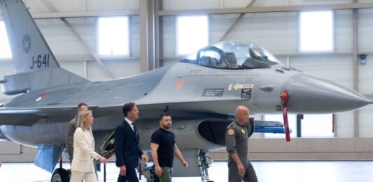 F-16 в Україні: США передали першу партію винищувачів для відбиття атак Росії - today.ua