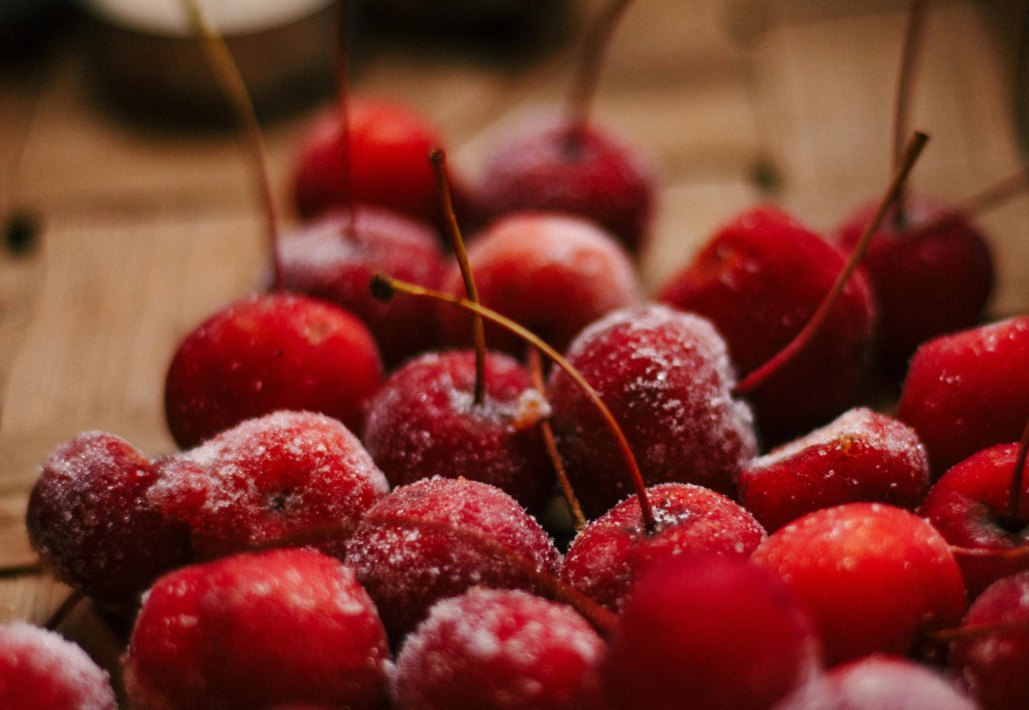 Как заморозить вишню на зиму, чтобы сохранить сочность и вкус ягод: лайфхаки