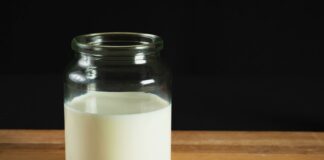 Не только молочка: диетологи назвали продукты с высоким содержанием кальция - today.ua