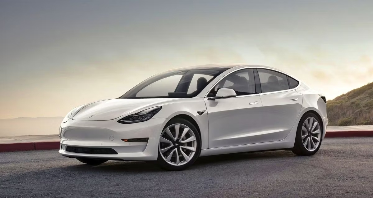 ТОП-5 лучших б/у электромобилей Tesla для покупки в 2024 году