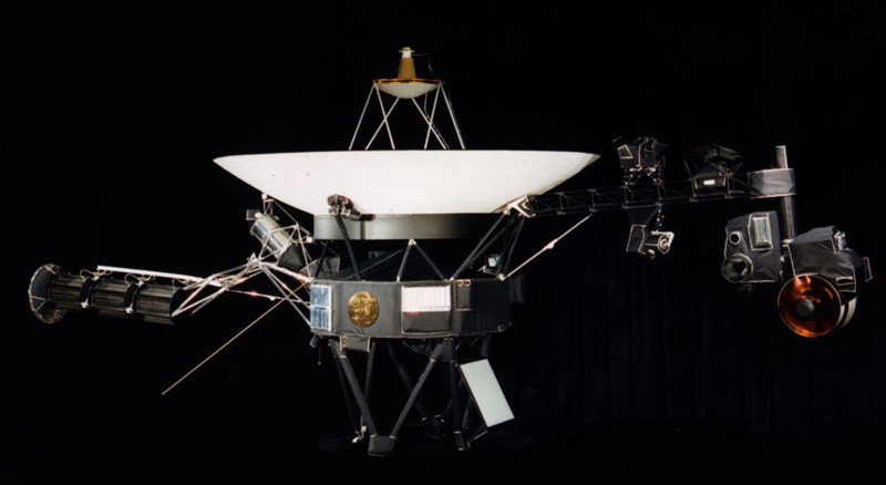 Вояджер-1 подал сигнал с расстояния в 24 миллиарда километров: самый дальний космический аппарат человечества вышел на связь 