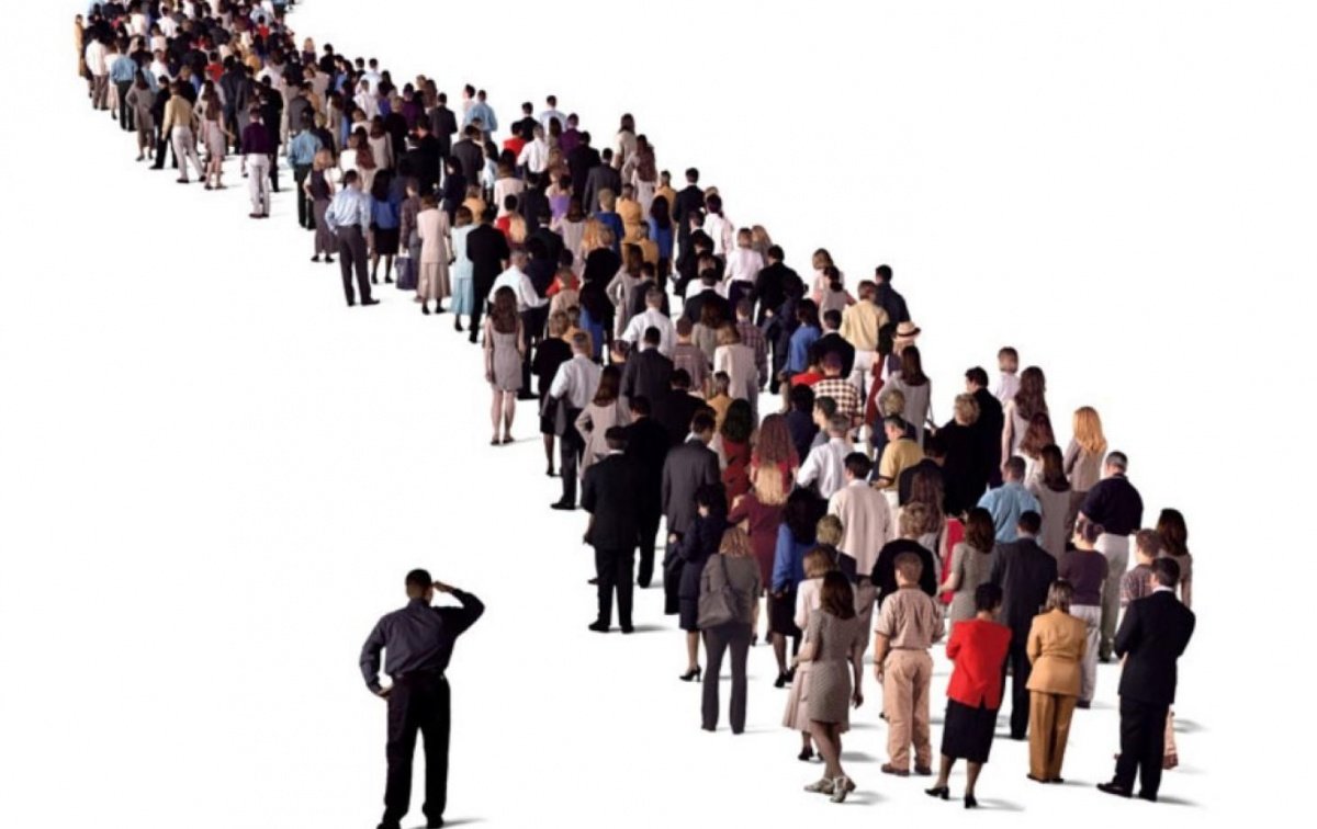 Сотни тысяч украинцев стоят в очередях на жилье: кто эти оптимисты, и улыбнется ли им наконец судьба