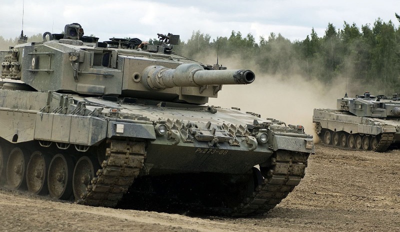 Іспанія відправила до України десять танків Leopard 2A4