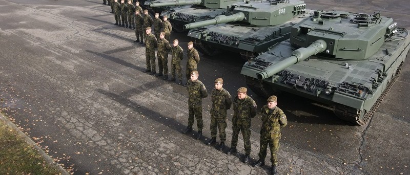 Испания отправила в Украину десять танков Leopard 2A4