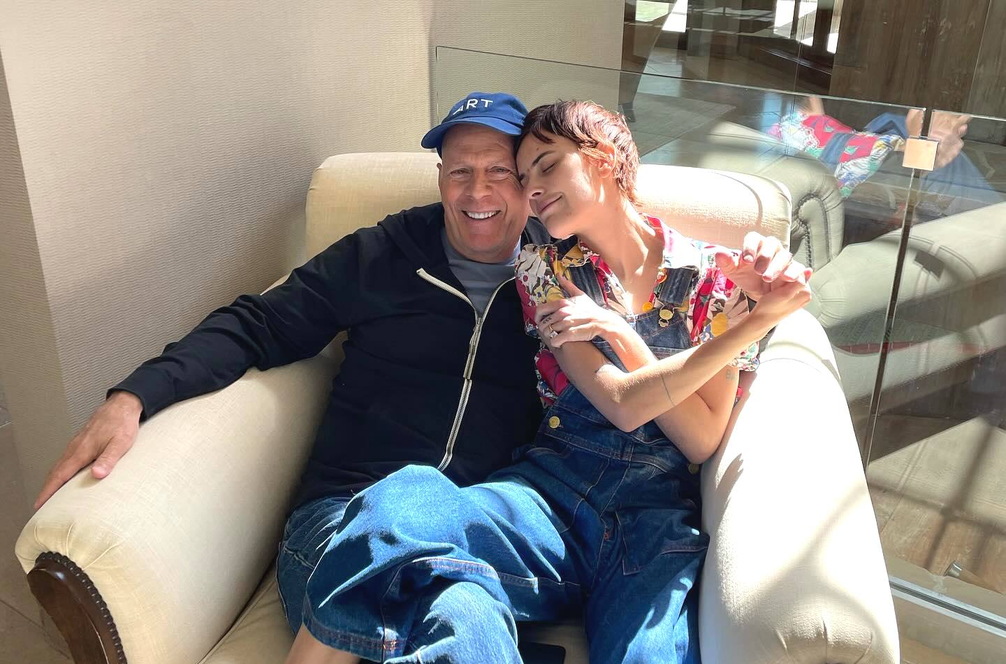 Дочь Брюса Уиллиса показала новое фото тяжелобольного актера