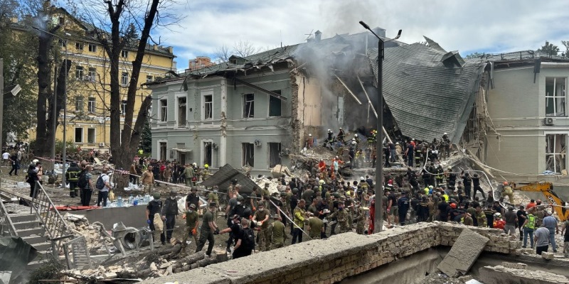 Кабмін зробив заяву про скорочення відключень світла в Україні та ситуацію з “Охматдитом“