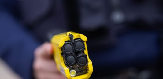 В Украине полицейским могут разрешить использовать против водителей электрошокеры - today.ua