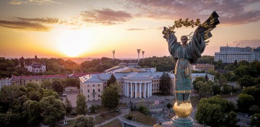 Астролог назвал имя женщины, которая спасет Украину в войне с РФ - today.ua