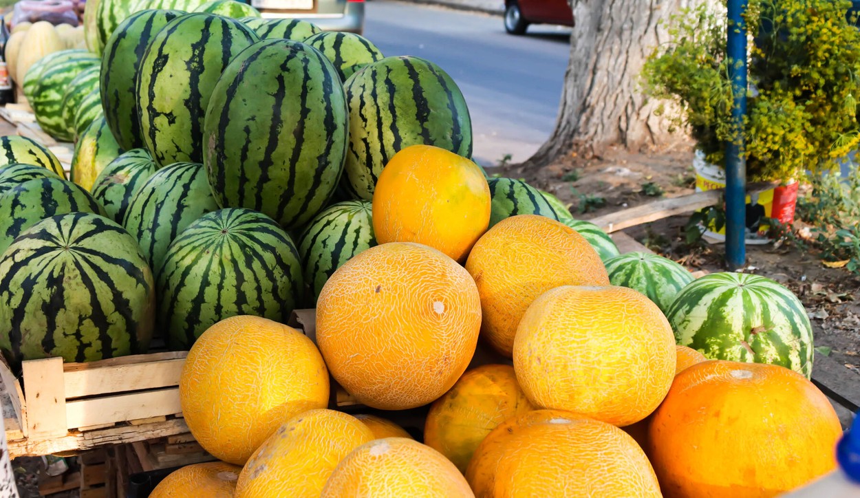 Обвал цен на бахчевые: дыни и арбузы подешевели почти вдвое