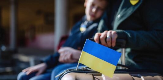 В НБУ спрогнозировали массовый отток населения Украины в 2024-2025 годах: названы причины - today.ua