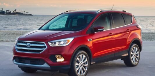 Названо найкращий кросовер Ford Escape для покупки на аукціонах США - today.ua