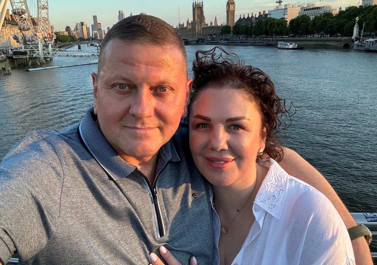У стильних ділових образах: Валерій Залужний зачарував українців новим фото з дружиною