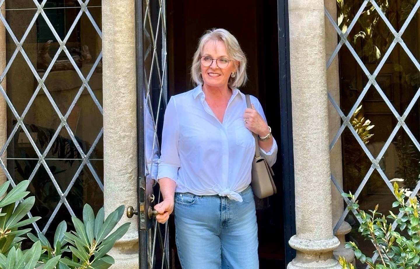 Как одеваться женщинам за 50, чтобы выглядеть моложе: стильные идеи на каждый день