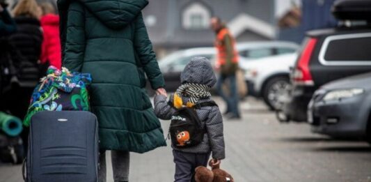 В правительстве решили часть школ и детсадов отдать под жилье для переселенцев - today.ua