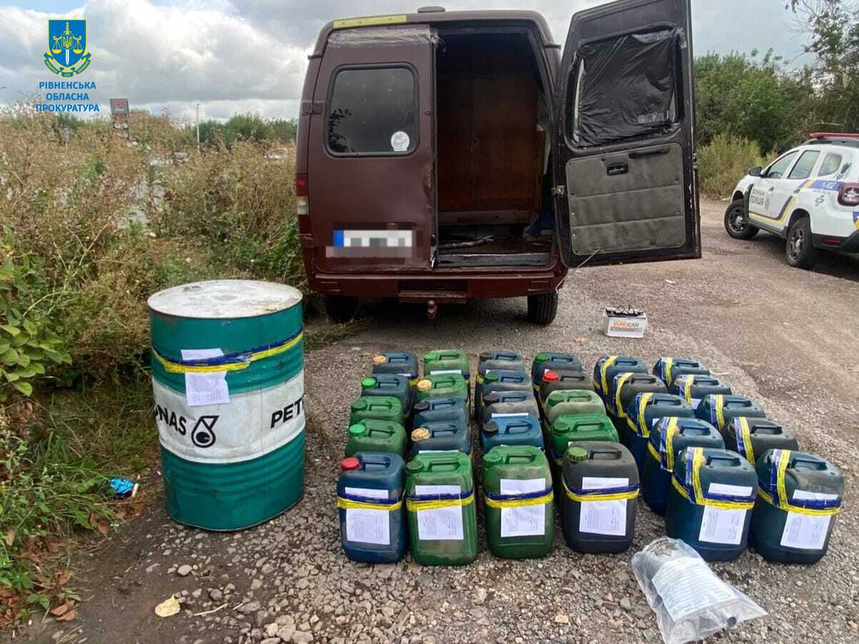 В Ровенской области начали продавать бензин канистрами с автомобилей