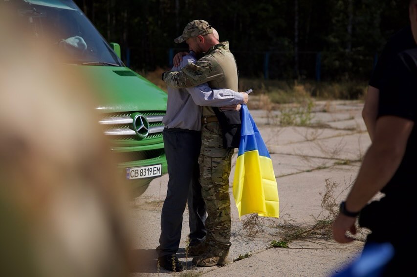 Новий великий обмін полоненими: Україна повернула додому ще 103 українських захисника