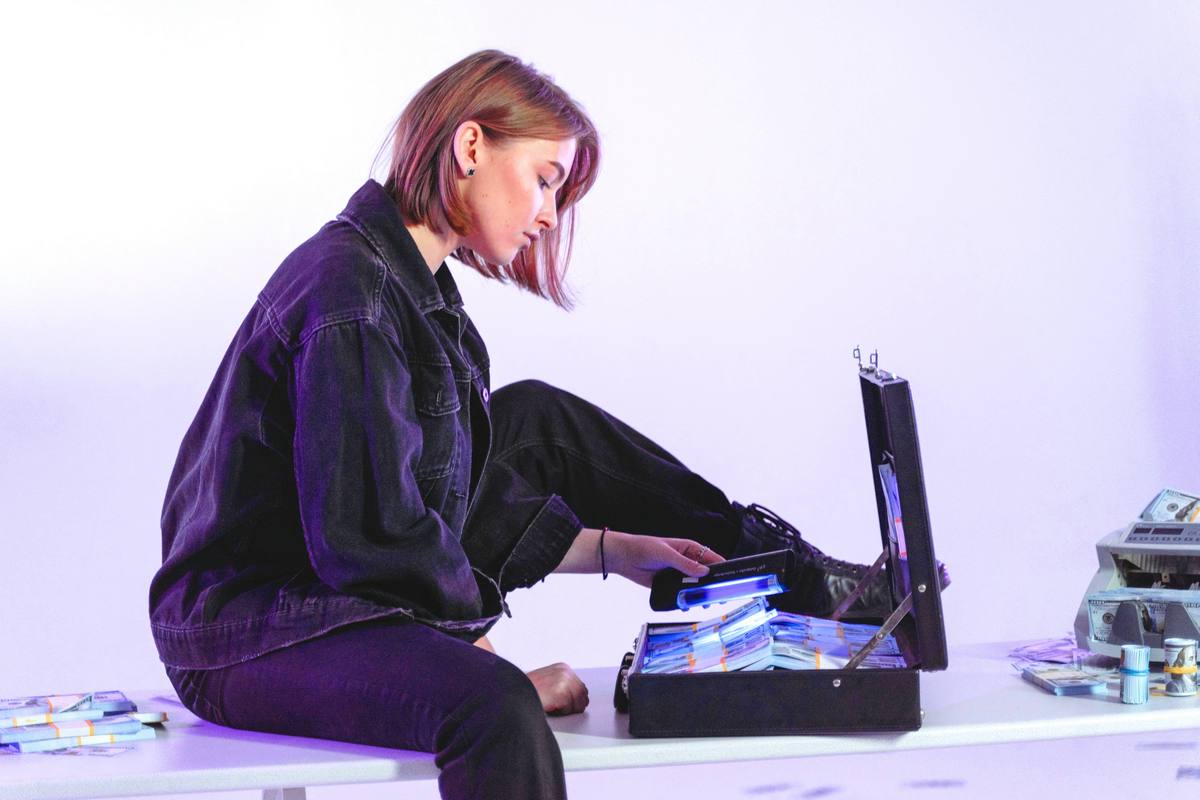 Названі знаки Зодіаку, які люблять гроші більше за інших