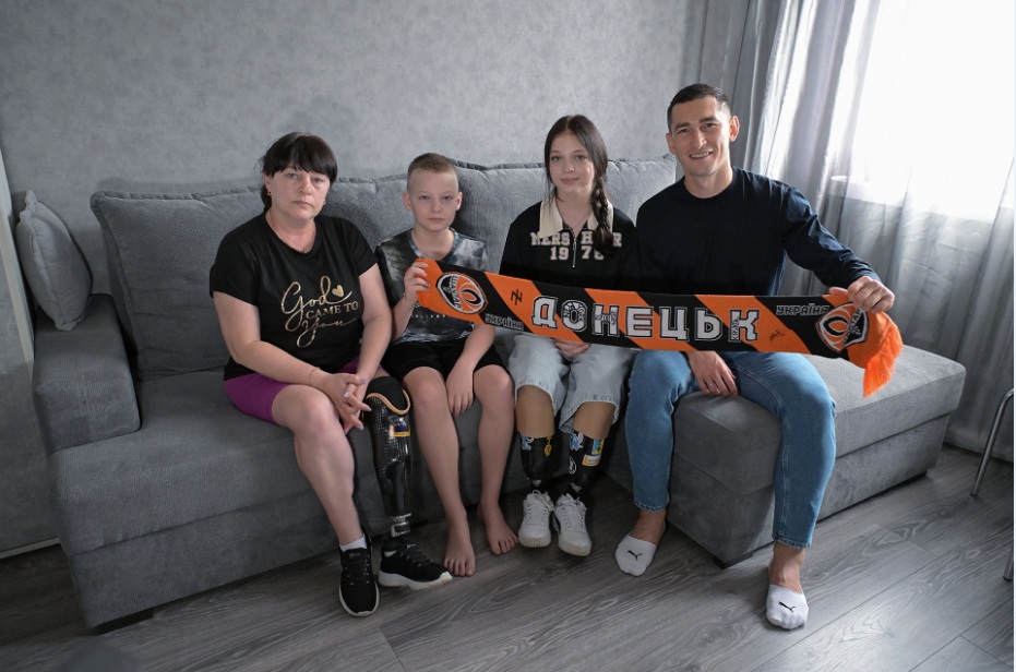 Футбольний клуб "Шахтар" купив квартиру для особливої сім'ї з українського Нью-Йорка