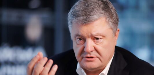 Порошенко заявив, що особисто зі зброєю в руках захищав Київ на початку війни - today.ua