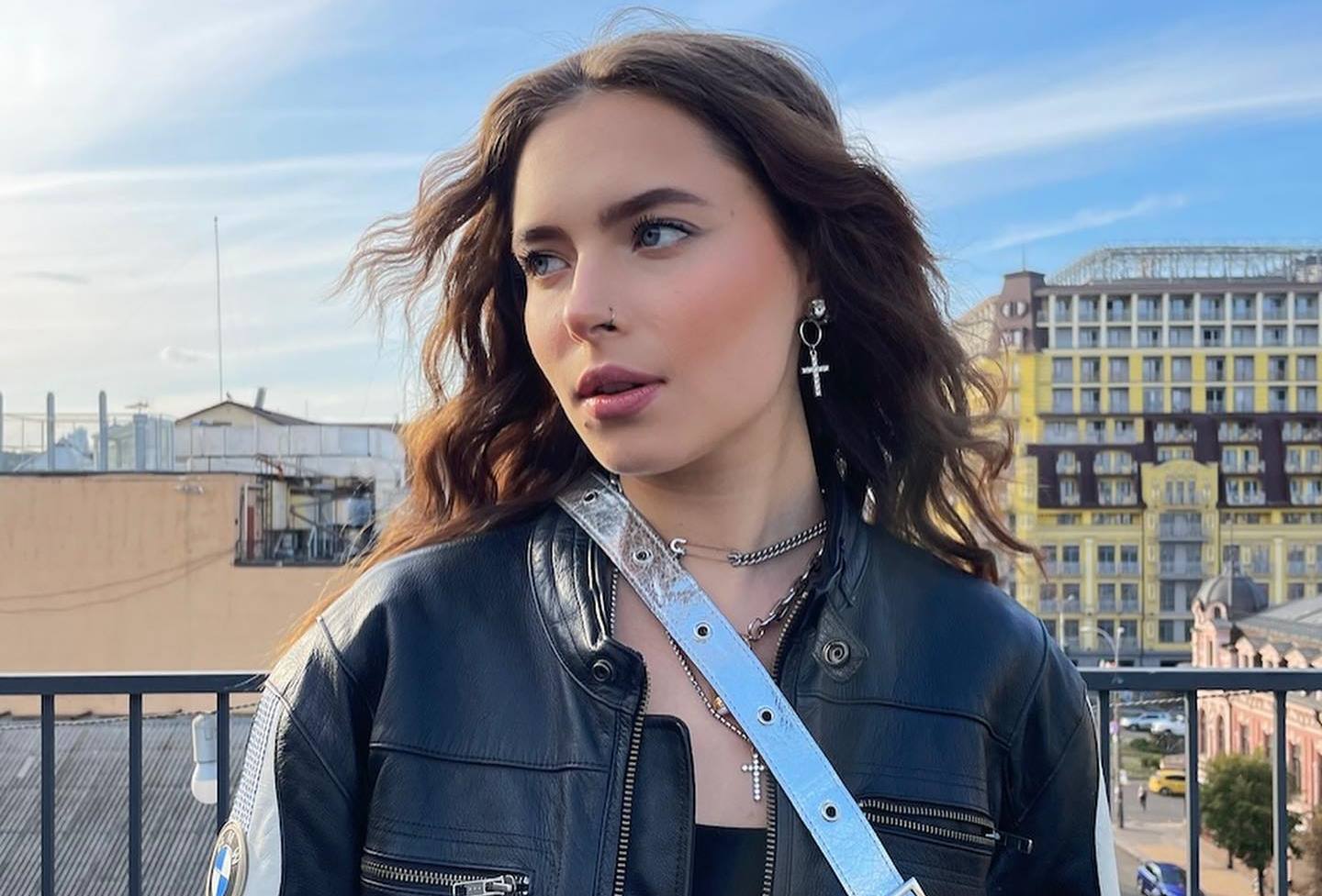 Позувала на камеру топлес: старша дочка Олени Кравець вразила фанатів новими фото