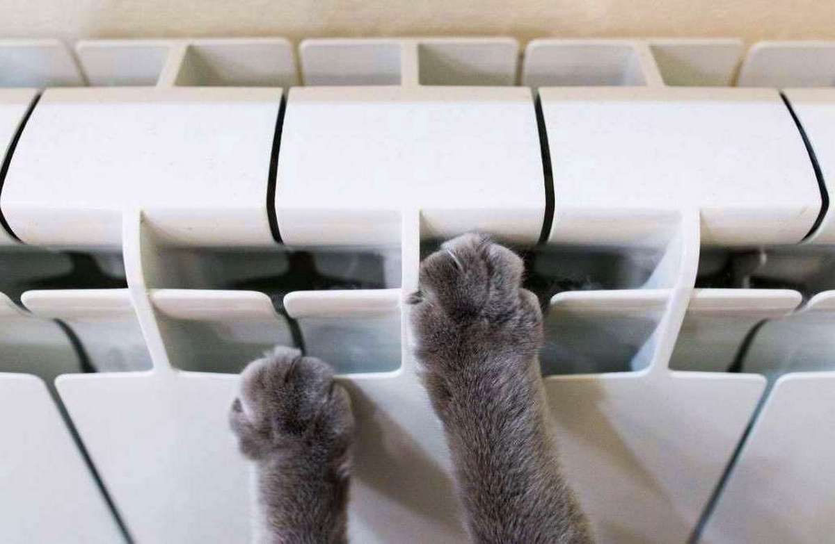 Названо точну дату початку опалювального сезону в Києві: коли в житлові будинки подадуть тепло