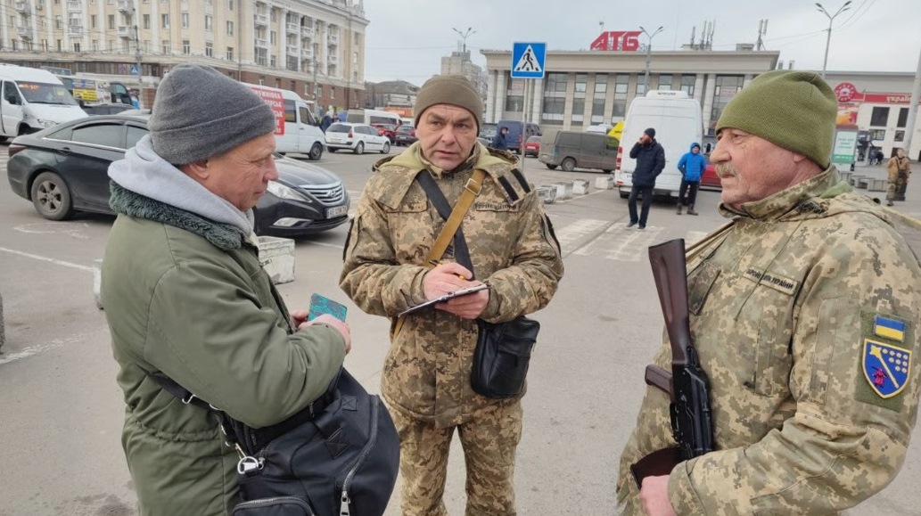 Чоловіки повинні знімати на камеру незаконні дії ТЦК: роз'яснення юриста