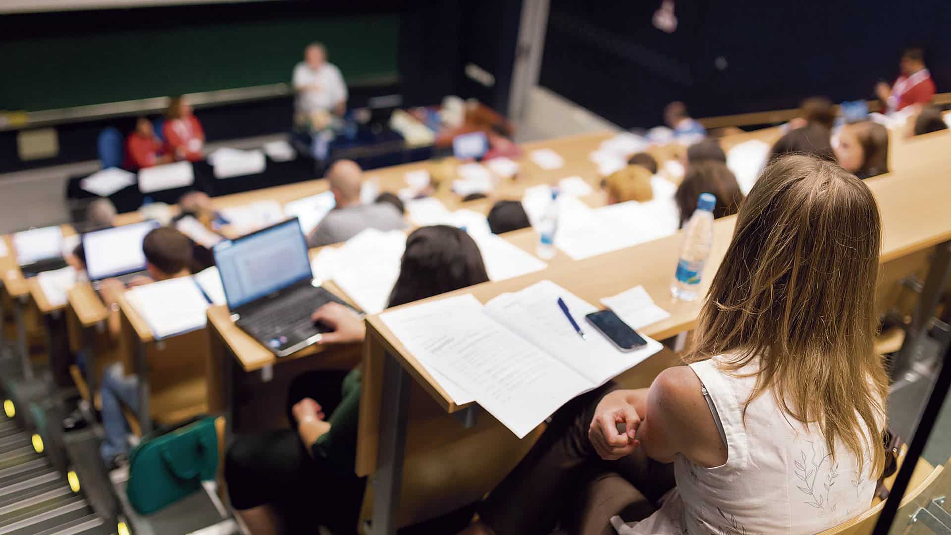 В українських вузах не скасовуватимуть бюджетну форму навчання