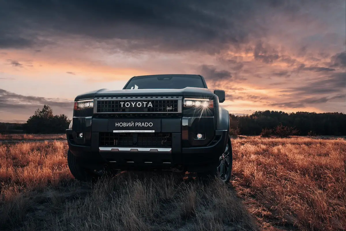 В Украине начались продажи Toyota Land Cruiser Prado нового поколения