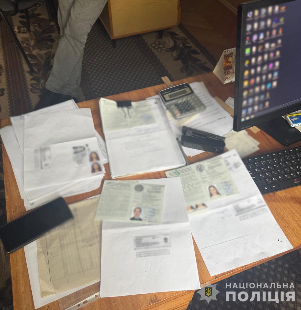 На Тернопільщині викрили директора автошколи, який вимагав гроші у слухачів курсу - today.ua